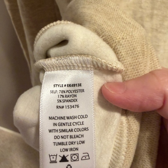 NWT Evereve brand cream top in size large - Picture 8 of 8